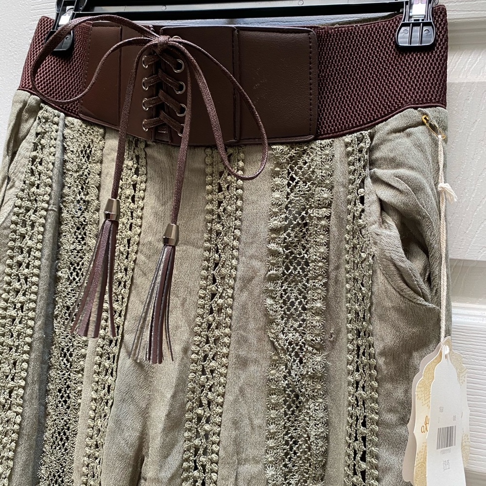 Altar’d State Pants - Picture 3 of 5